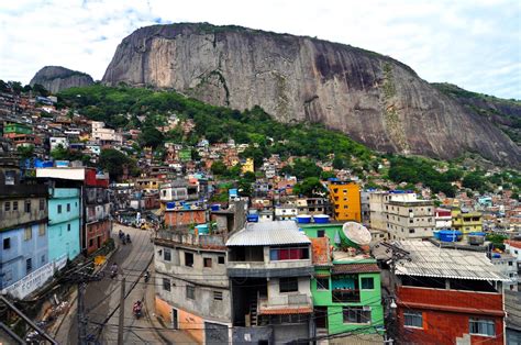 die bemerkenswerte architektur der favelas aventura  brasil
