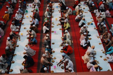 what is the difference between ramadan mubarak and ramadan kareem