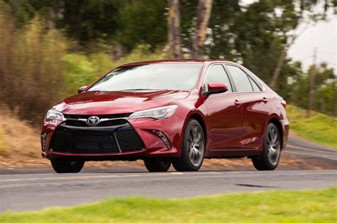 top reasons  buy  toyota power  obsessively cover  automobile world