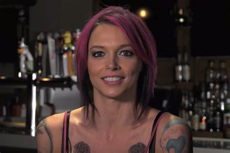 Anna Bell Peaks Offers Fans 3 Ways To Get More Porn Fan