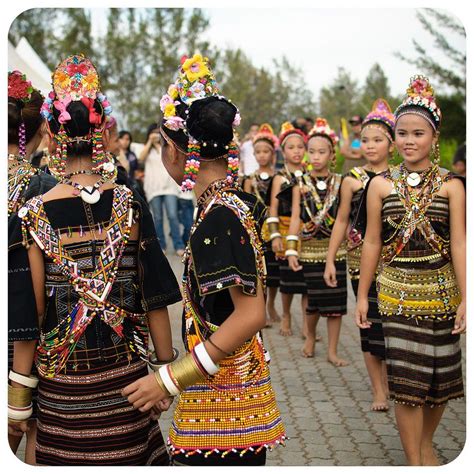 rungus traditional costume and mongigol sumandai costumes