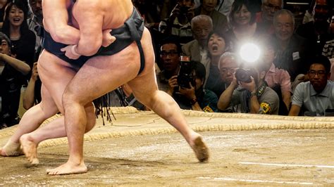 ultimate guide   grand sumo tournament  japan