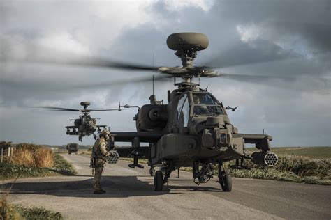 apache attack helicopter   debut   field  british army