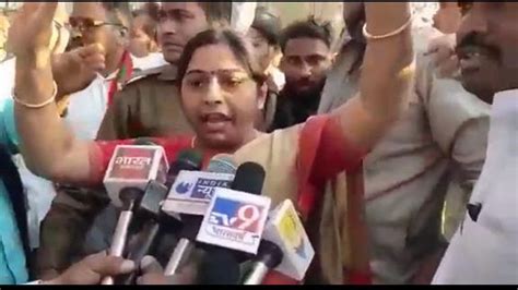 mp sanghamitra furious  wont quit bjp  workers attacked dad sp mauryas convoy