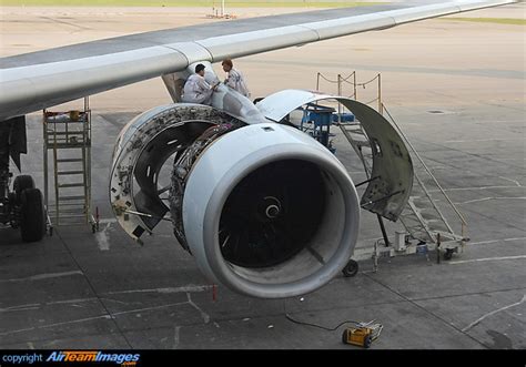 rolls royce trent  engine  hyi aircraft pictures  airteamimagescom