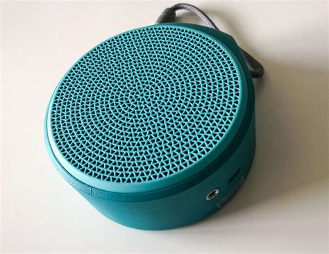 logitech  mini bluetooth speaker review small size big sounds theeffectdotnet