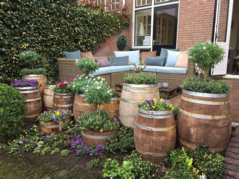 decoratie met wijnvat en wijnvat tuin wijnvat plantenbak tuin