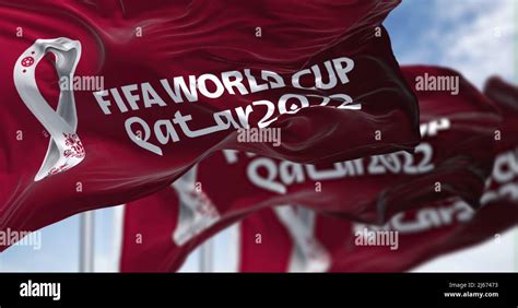 doha katar april 2022 drei flaggen mit dem qatar 2022 fifa world cup