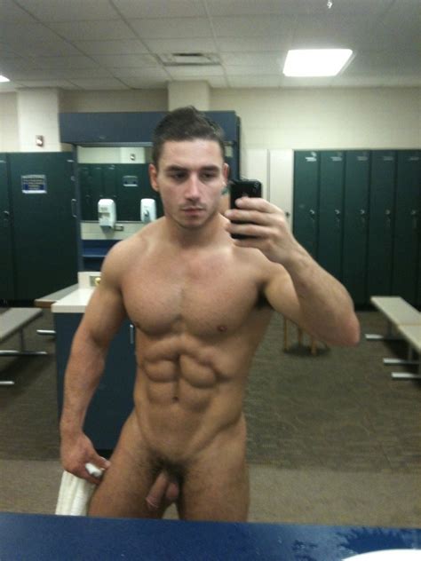 flaunting in the locker room page 31 lpsg