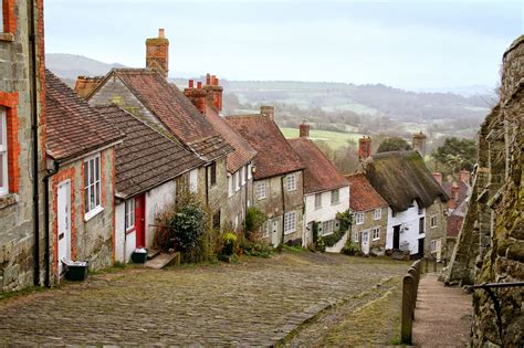 prettiest small towns  visit  england