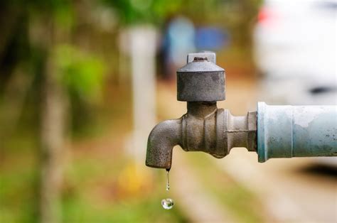 water leaking pipe repair plumber singapore kiasu plumber