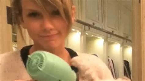 taylor swift blow dries her cat olivia benson as she offers a glimpse