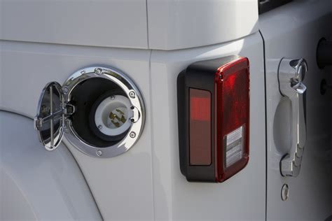 jeep ev plug  hybrid study hints  production version carscoops
