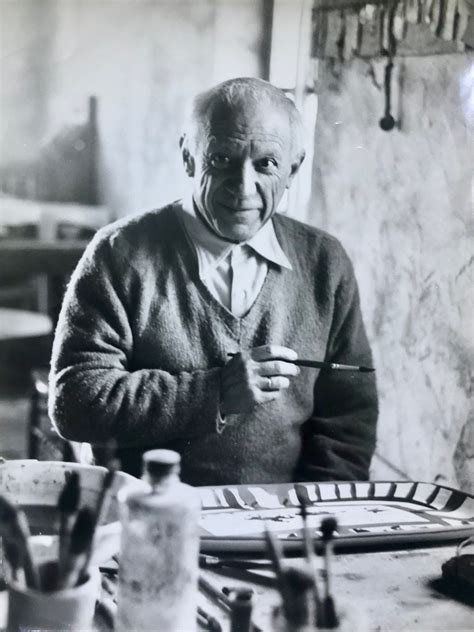Pablo Picasso Photo Originale Du Peintre Au Travail Dans Son Atelier
