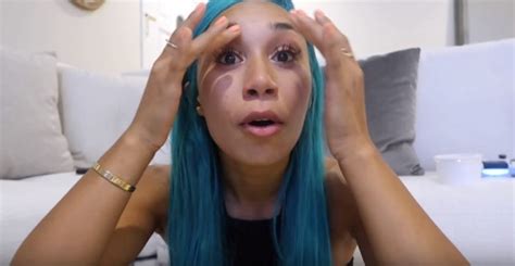 Youtuber Eva Gutowski Breaks Down During Brave Suicide Comments Metro