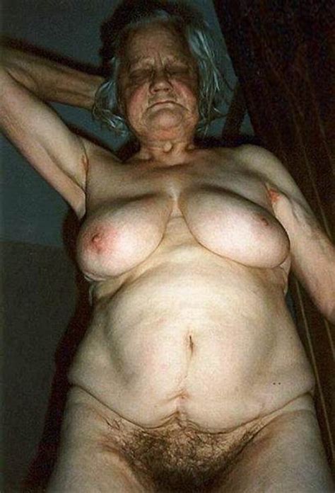 very old grannies shows their wrinkled bodies pichunter