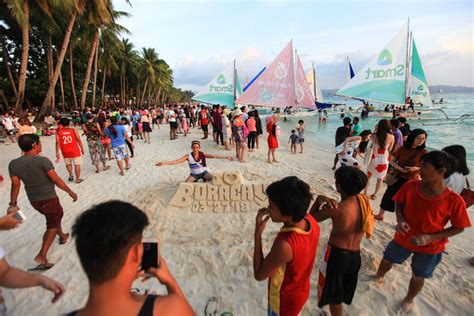 Hours Before Closure Boracay Mayor Says Aid For 7 000