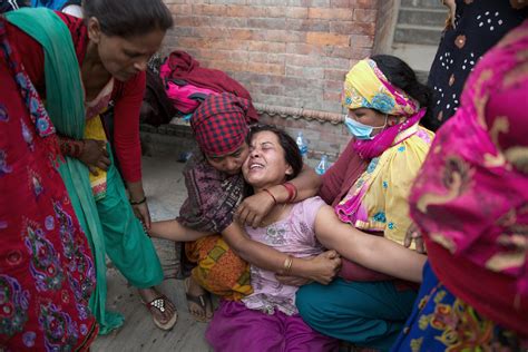 Nepal Death Toll Tops 5 000 At Least 1 4 Million Need Food Aid Kuow