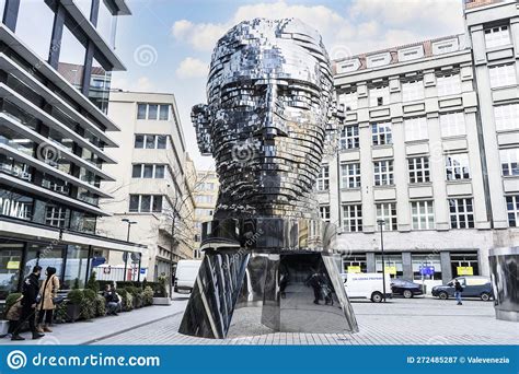 kafka rotating head  rotating sculpture  franz kafka created  david cerny installed