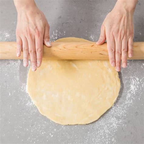 roll dough   circle   amoeba cooks illustrated
