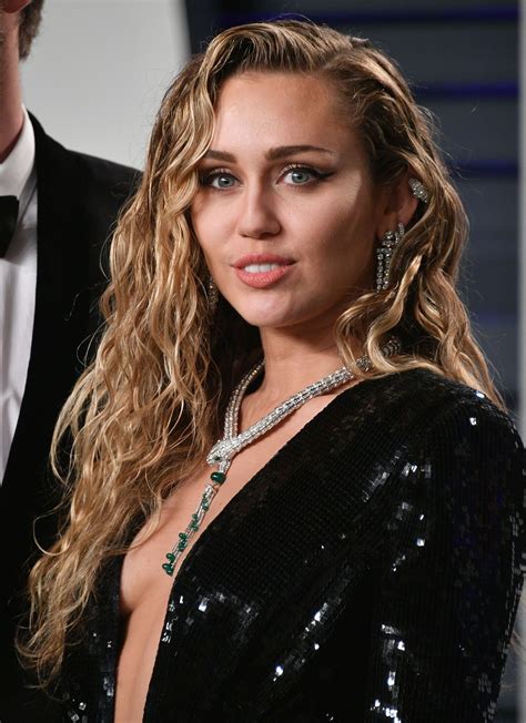 Miley Cyrus Thefappening Sexy Sideboobs At Oscar Party