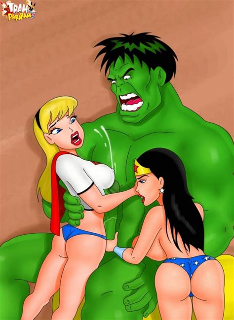 Threesome With Supergirl Hulk Fucks Wonder Woman