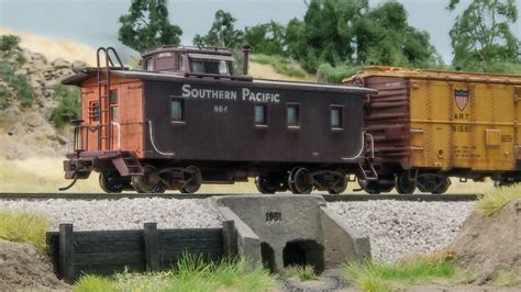 classic caboose  southern pacific wood caboose passes ove flickr