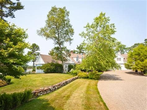 Kirstie Alley S Home Maine Cottage Cape Cod Style House