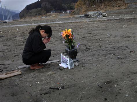 Japan Marks 1 Year Since Quake Tsunami Disaster Cbs News