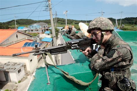 South Korean Troops Surround Soldier Who Killed 5 Comrades At Border