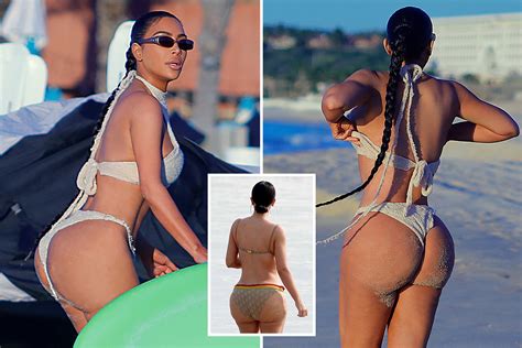 kim kardashian shows off perky butt on mexican beach 3