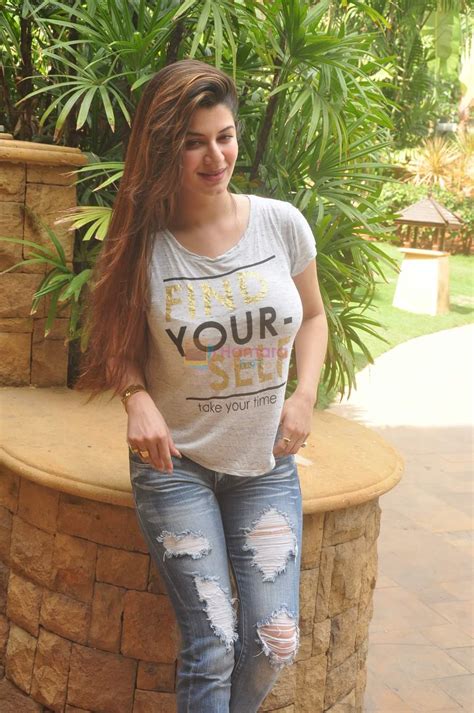 Welcome To Indian Bollywood Beauty Kainaat Arora