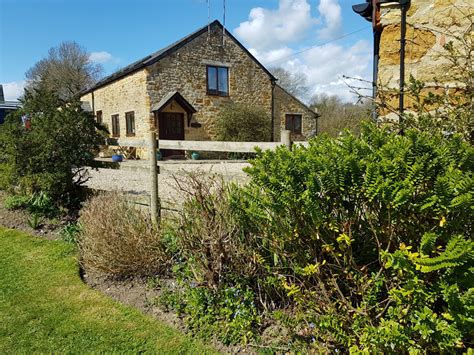 cottages  catering holiday cottages bridport hell barn holiday