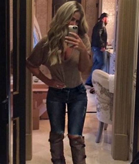Kim Zolciak Posts New Selfie Says Her Thigh Gap Is All Natural