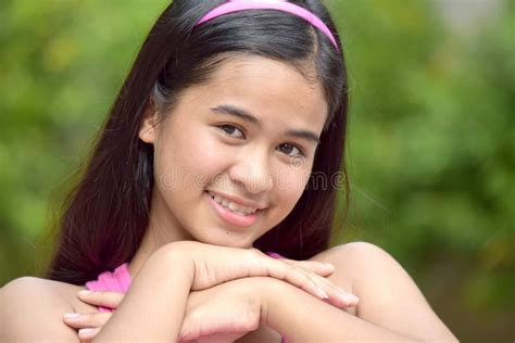 une belle jeune adolescente philippine photo stock image du fille