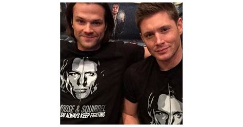 Jared Padalecki Sam E Jensen Ackles Dean Dão Um Show Dentro E Fora