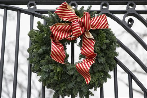 shriners  hold drive  wreath sale  bangor