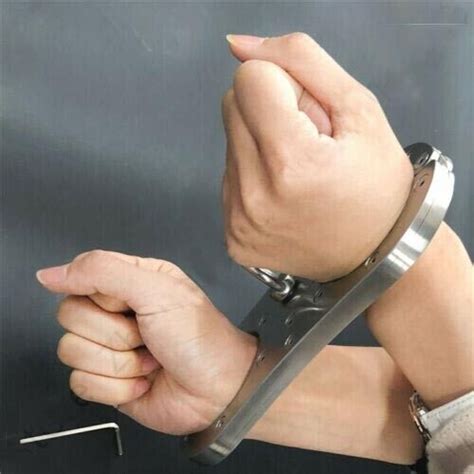 Screw Lock Stainless Steel Bondage Cangue Handcuffs Wrist Cuffs Yoke