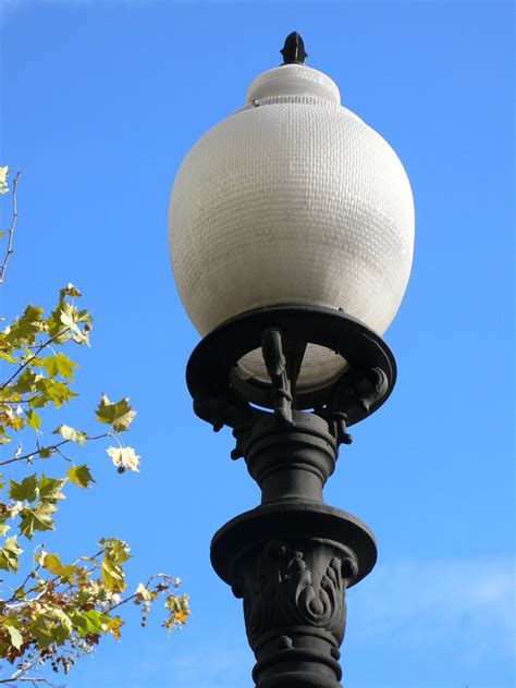 barcelona street lamp  photo  freeimages