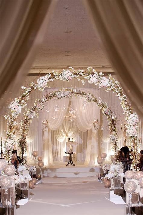 romantic winter wedding aisle decor ideas deer pearl flowers