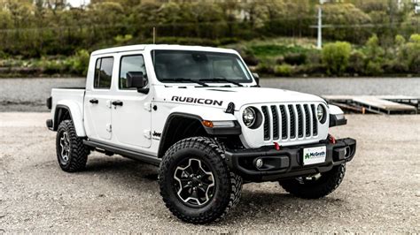 features   jeep gladiator