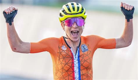 dutch cyclist left red faced  thinking shes won road race  coming  extraie