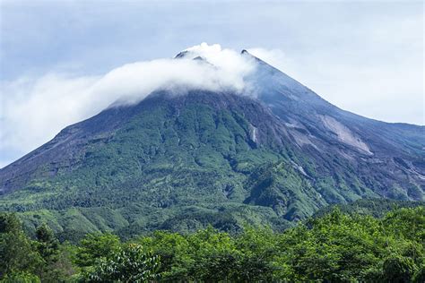 top  facts  mount merapi   facts