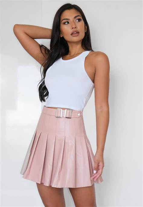 rose faux leather buckle pleated mini skirt missguided