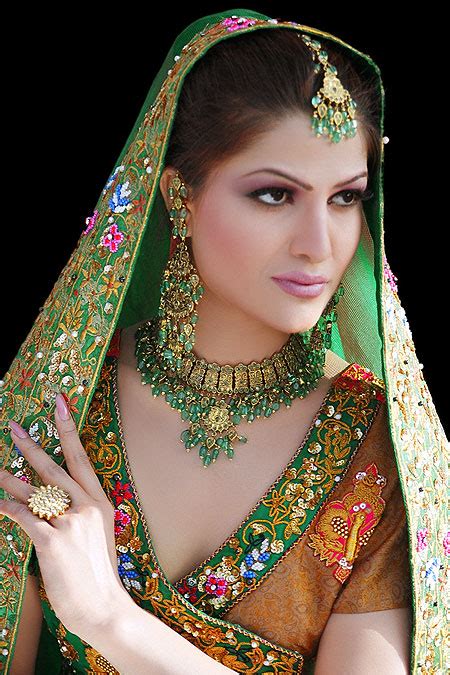 Beautiful Indian Dress For Bridal Wedding Makeup Photos