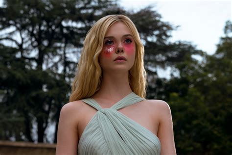 Elle Fanning On Why She Doesn T Go By Her Real First Name The Neon