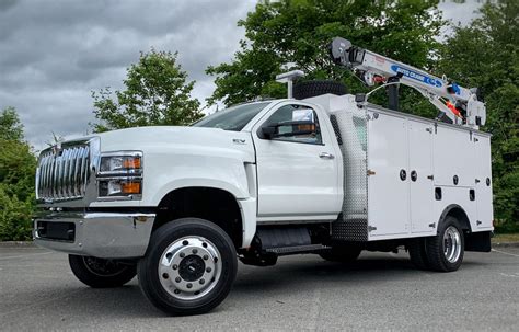 work truck west unveils  international chevrolet mechanic service