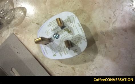 diy  connect light bulb    pin plug coffee conversation