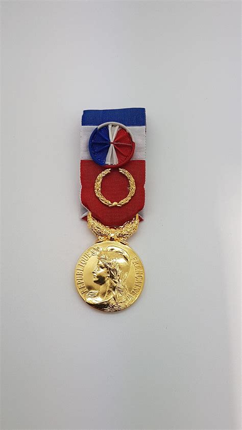 médaille du travail gravée 40 ans grand or quimper gravure
