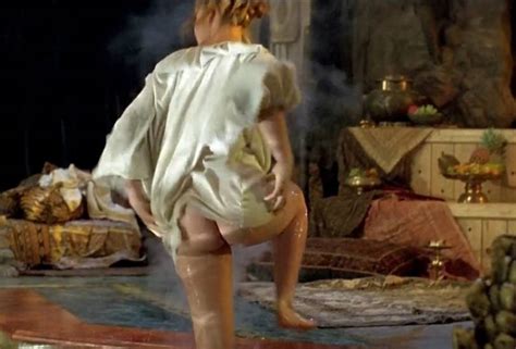 Katherine Heigl Nude Sexy Butt In Prince Valiant Movie